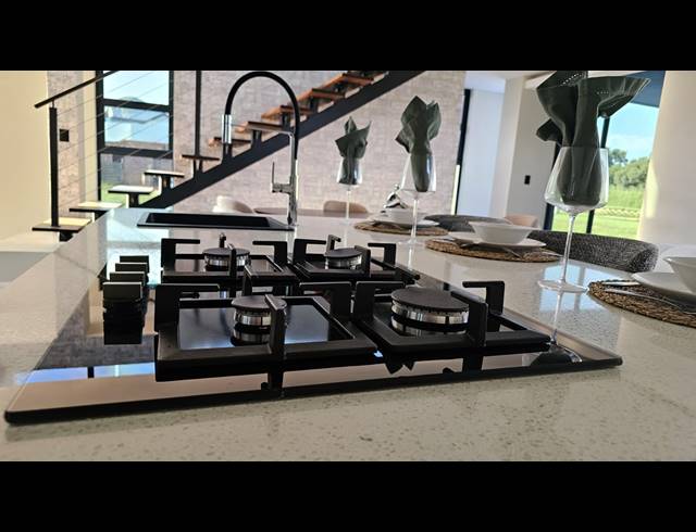 3 BEDROOM FREESTANDING FOR SALE IN THE ISLANDS ESTATES